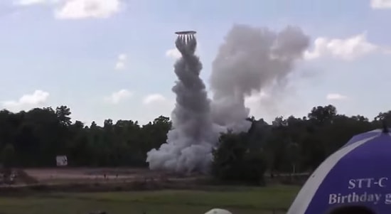 Tayland Yapımı Çok Çok İlginç Roket