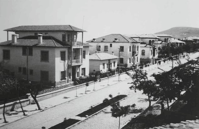 6. 1940 Vali Konağı Çevresi