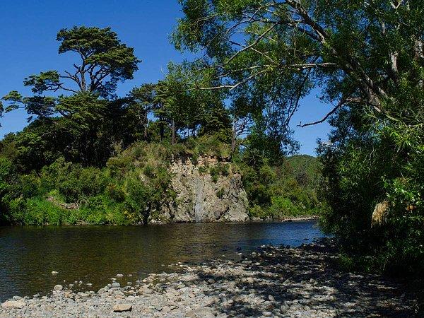 10. Upper Hutt River At Gemstone Drive Reserve