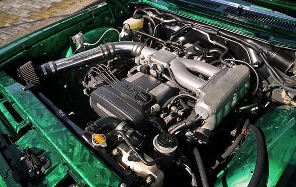 8. Otomobilin motoru başka bir Toyota marka aracın motoruyla daha güçlü hale getirilmiş. Ayrıca Custom manifold ve gaz kelebeği işlemi uygulanmış. Bunların dışında bujilerde ve hava filtresinde değişiklik yapılarak işlem sonlandırılmış.