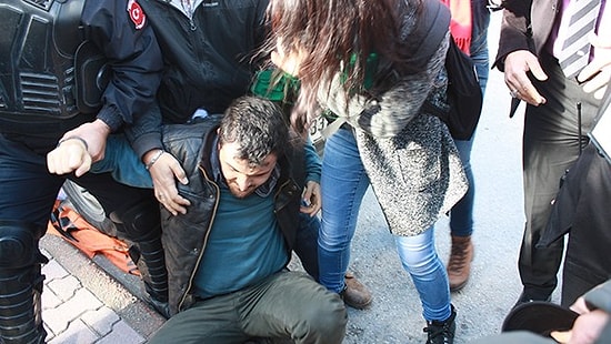 Mersin'de Davutoğlu'nu Protesto Eden 20 Kişi Gözaltında