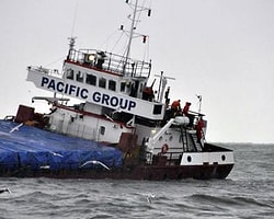 Limana Yanaşamayan Gemi Yan Yattı, 10 Personel Helikopterle Kurtarıldı
