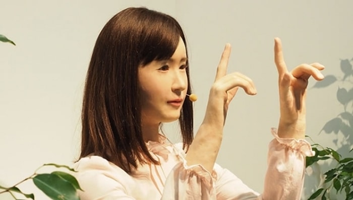 İnsan Mimiklerini Yapabilen Toshiba Android Robot