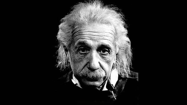 17. Ölümünden 40 yıl sonra, Ulusal Sağlık Örgütü'nün araştırmacıları tarafından incelendiğinde, Einstein'ın beyninde sıradışı bir miktarda astrosit (bir çeşit gliyal hücre) bulunduğu anlaşıldı.