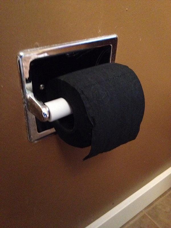 4. Tuvalet kağıdını siyah yapmak hangi sivri zekanın fikriydi acaba