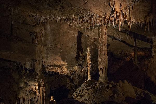 1. Sizce mağaralar güzel ve etkileyici yerler mi?