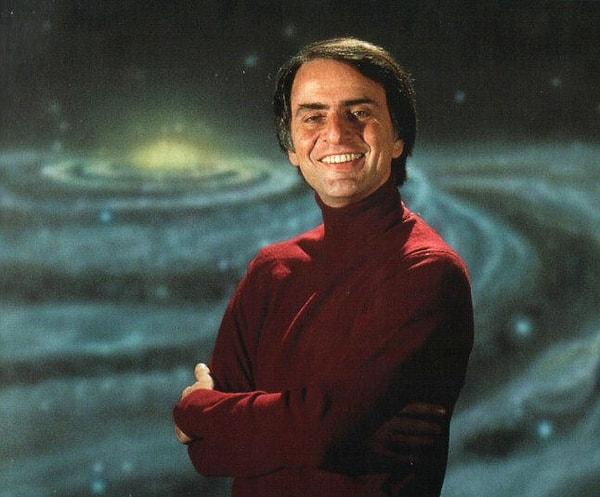33. "Evren bizim içimizdedir çünkü biz yıldız tozundan meydana geldik. Evrenin kendisini anlamak için kullandığı bir yöntemiz." -Carl Sagan