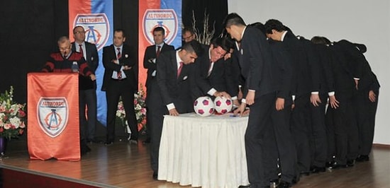 Futbol Kulübünde İlginç Yemin Töreni