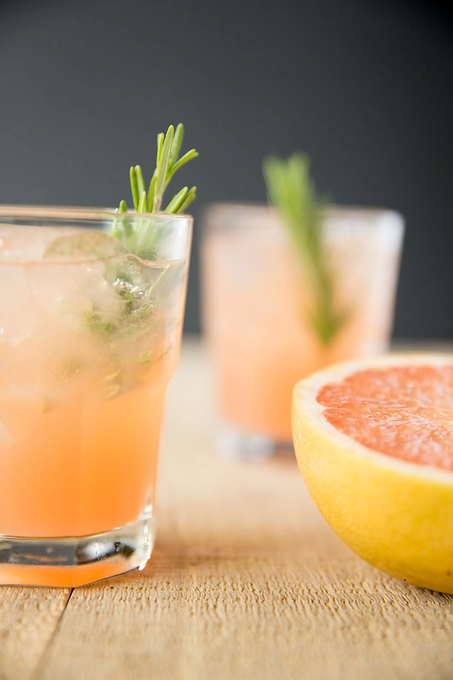 Kokteyl Pinacolade: efsanevi kokteyl için reçete Kokteyl Pinacolade: efsanevi kokteyl için reçete