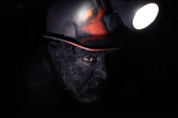 28. Meksika, Sabinas'taki bir kömür madeninde mola veren bir madenci