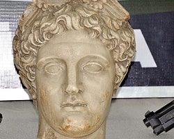 2000 Yıllık Hermes Heykelinin Başı Sivas'ta Ele Geçirildi