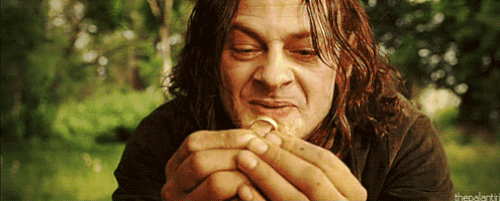 Smeagol bildiğin Gollum'a dönüşmüştür.