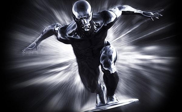 14. Ünlü çizgi roman yazarı Stan Lee, "Gümüş Sörfçü" odaklı bir film istediğini ve bu karakter için diğer Marvel filmlerinden birinde bir cameo fikri olduğunu söyledi.