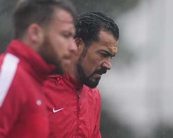 O Futbolcu Servet Çetin Çıktı!