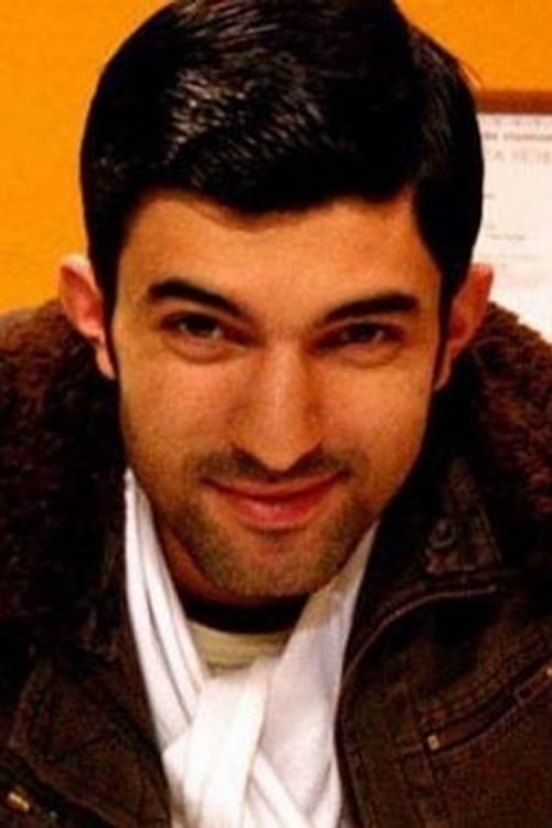 Türkiye'nin Yıldızları yarışmasından sonra epey yol alan Engin Akyürek.