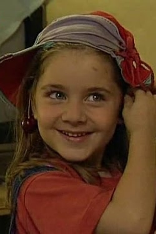 Ayşecik dizisinin minik kızı Ecem Kanun şimdi genç bir kız.