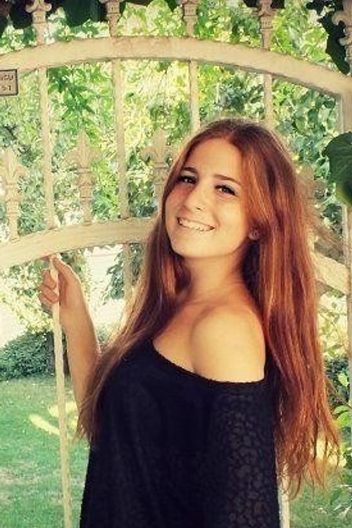 Sihirli Annem'in küçük Çilek'i Zeynep Özkaya.