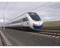 Lodos Yüksek Hızlı Tren'i de Vurdu