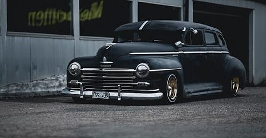 Eski Bir Otomobil Ancak Bu kadar Keyif Verebilir! 1946 Plymouth Deluxe