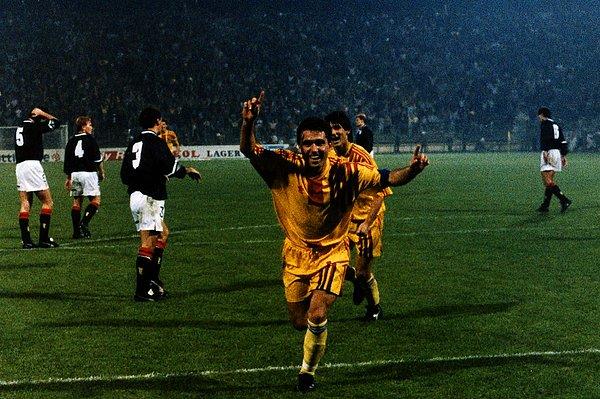 2. 1983-1987 arasında forma giydiği Sportul Studenţesc'de 108 maçta 58 gol attı