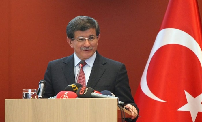 Davutoğlu'ndan Bank Asya Açıklaması: 'Siyasi Bir Karar Değil'