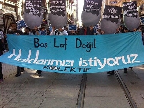 2012: YÖK Başkanı yumurta ile tanıştı!