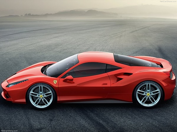 FERRARİ'NİN YENİ MODELİ:488 GTB