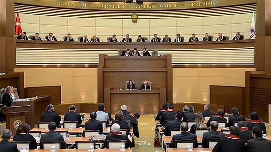 Anayasa Mahkemesi'nden 'Kürtçe Bildiri' Kararı