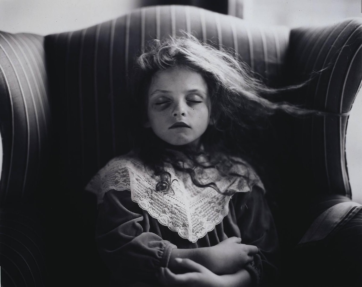 Bir Galeride İçinize Kasvet Dolduracak Sally Mann Fotoğrafları