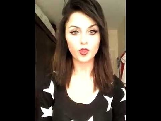 Başörtüsü Hakkında Yorum Yapan Kız