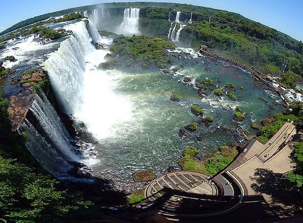 1. Iguazú Şelalesi