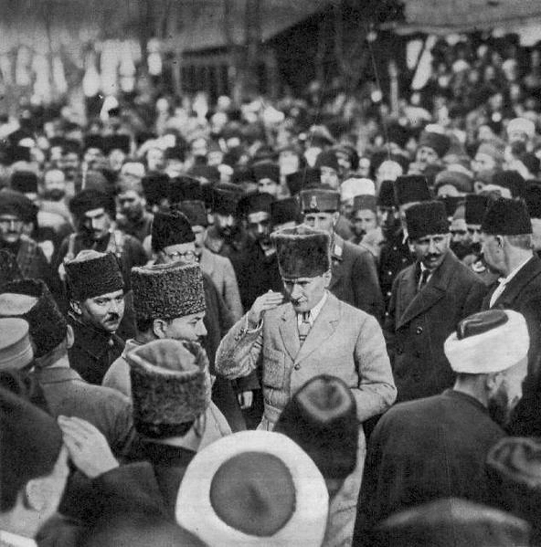 Atatürkün Gecesini Gündüzüne Kattığı Uğrunda Büyük Kavgalar Verdiği Kadın Hakları Mücadelesi 12