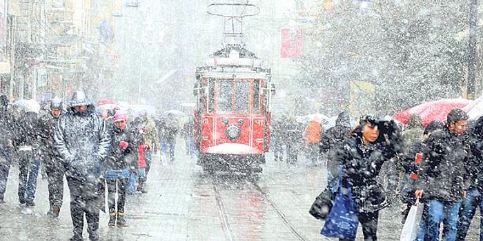 Çok Şikayet Etseler de İstanbullular'ın Kar Fırtınasından Gizli Bir Haz Aldığının 19 Kanıtı