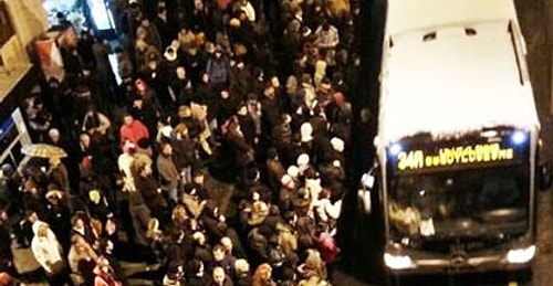 Zincirleme kaza ve metroda toplu yürüyüş haberleriyle günlük aksiyon puanınız yükseldi.