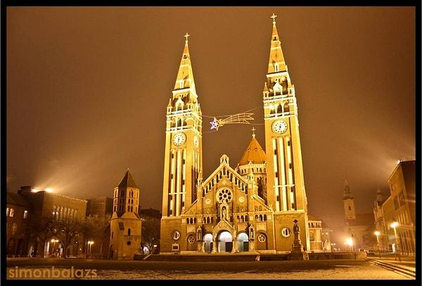 Szeged Kasabası Katedrali
