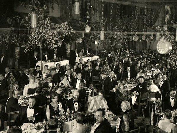 1. Akademi Ödülleri ilk olarak 1929 yılı Hollywood Roosevelt Hotel‘inde gerçekleşti.