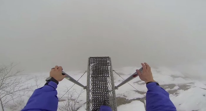 Bilinmezliğe Doğru Atlayan Paraşütçünün Adrenalin Dolu Anları