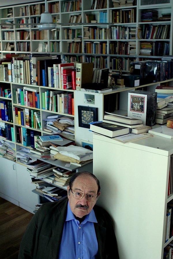 Umberto Eco: Kütüphanesinin bir köşesinde...