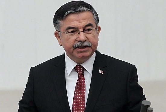 Bakan Yılmaz: 'Siyasetçinin Muhatabı Yine Siyasetçidir'