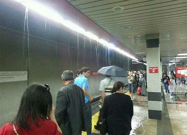 BONUS: Sağanak yağışlı metro ve benzeri absürdlükler.
