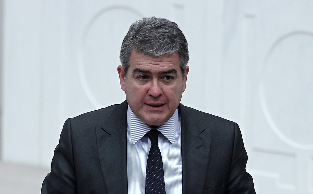 İhraç Edilen Süheyl Batum, Davayı Kazandı ve CHP'ye Geri Döndü