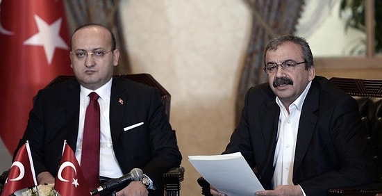 Öcalan'dan PKK'ya Silah Bırakma Çağrısı