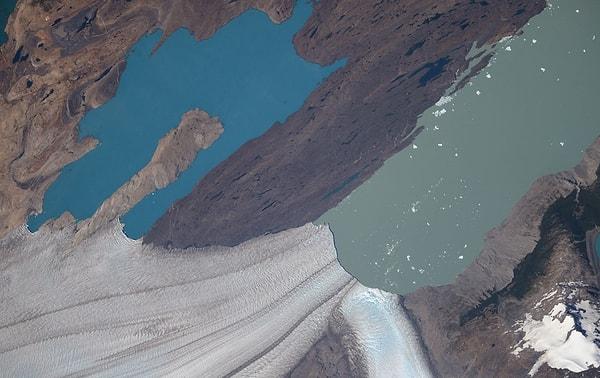 8. Lago Argentino'ya doğru giden buzullar ve küçük bir göl. Arjantin - Şili sınırına doğru yaklaşırken. 27 Ocak 2015