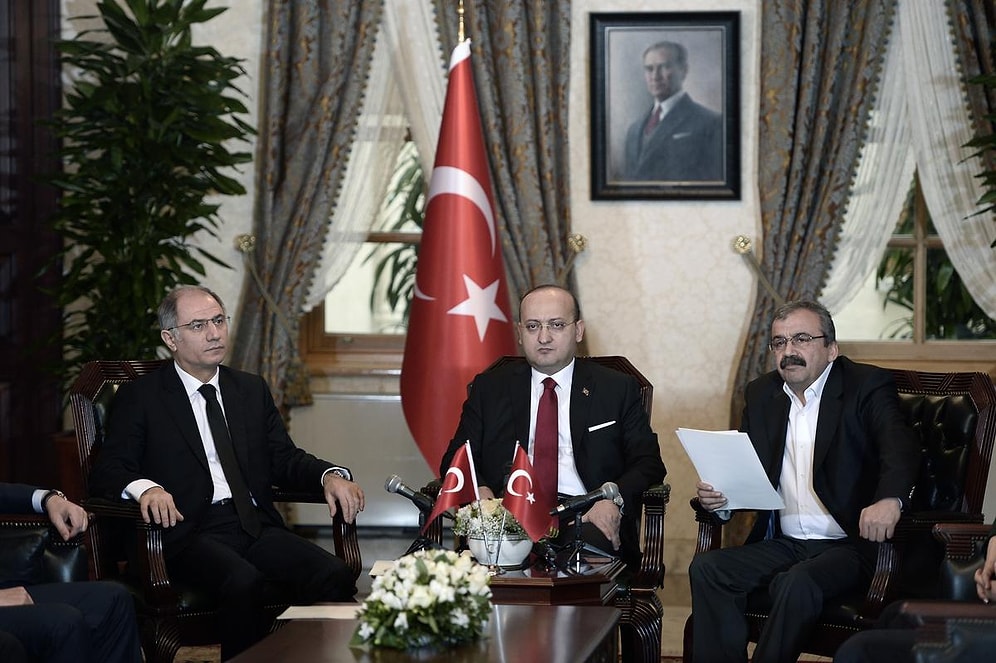 KCK: "Hükümet Sorumluluklarını Yerine Getirirse Biz de Getiririz"