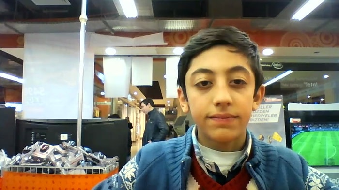 Laptop Gören Masum Çocuk