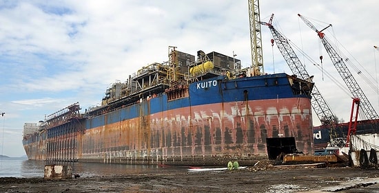 Tartışma Yaratan Geminin Sökümüne Başlandı