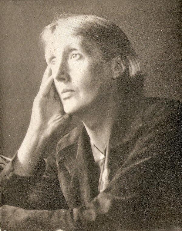 9. Woolf, mutlak tatmine ve mutluluğa ulaşmak için zihindeki iki cinsiyetin birleşmesi gerektiğini sorgular: