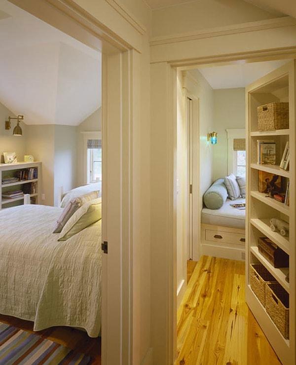 12. Gömme dolaplı bir oda ve çekyat, mükemmel bir dinlenme yeri olabilir.