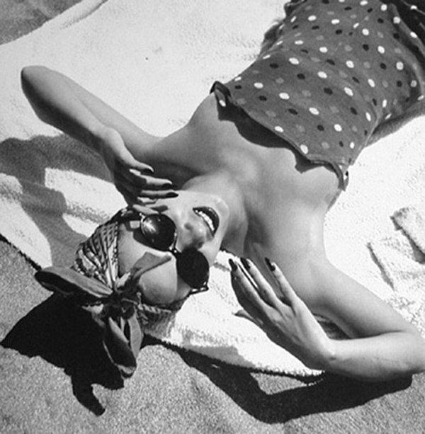 3. Florette isimli kadın, Monte Carlo plajında, 1953