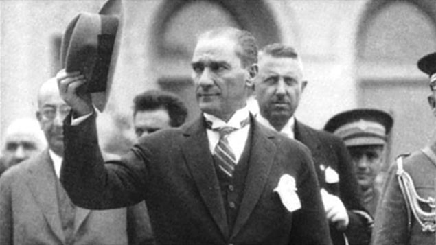 5. Bir millet ki resim yapmaz, bir millet ki heykel yapmaz, bir millet ki tekniğin gerektirdiği şeyleri yapmaz, itiraf etmeli ki o milletin ilerleme yolunda yeri yoktur.